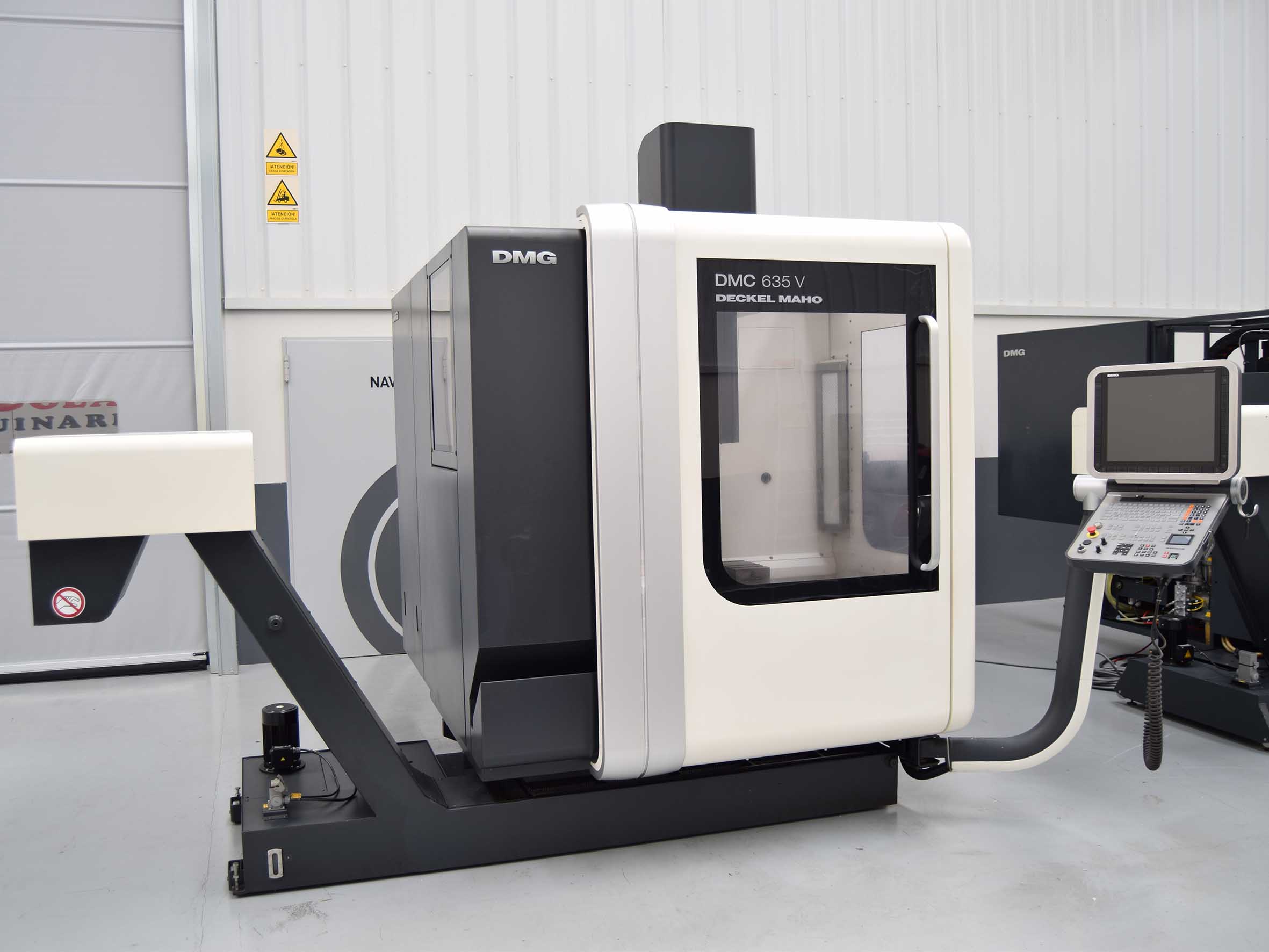 DECKEL MAHO DMG DMC 635V VERTICAL MACHINE CENTER  2011